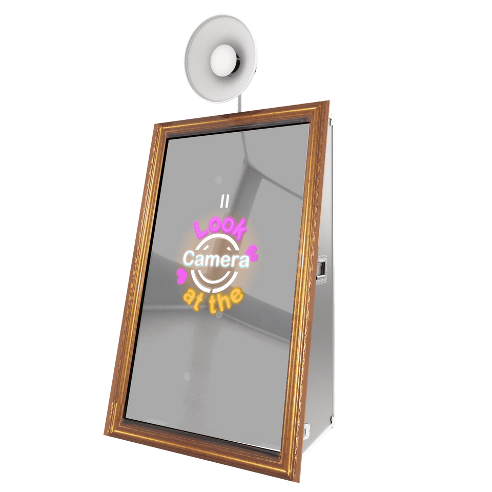 Mirror Me Booth