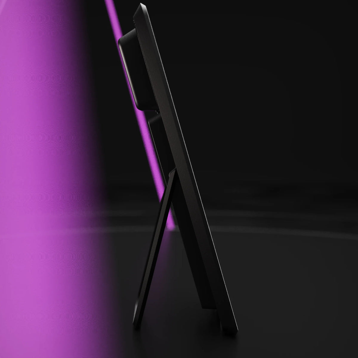 Razor Mirror Booth
