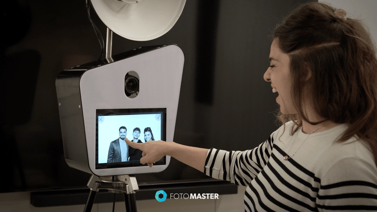 Retro Photo Booth at Events: Glam AI Image-to-Video