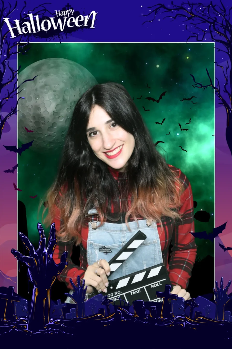 Guest photo with a Halloween frame and a smoky green background